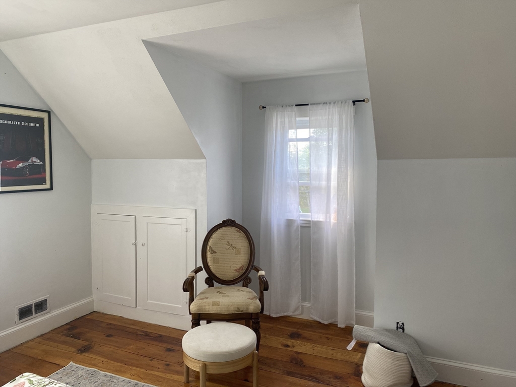 90 Lowell Ave