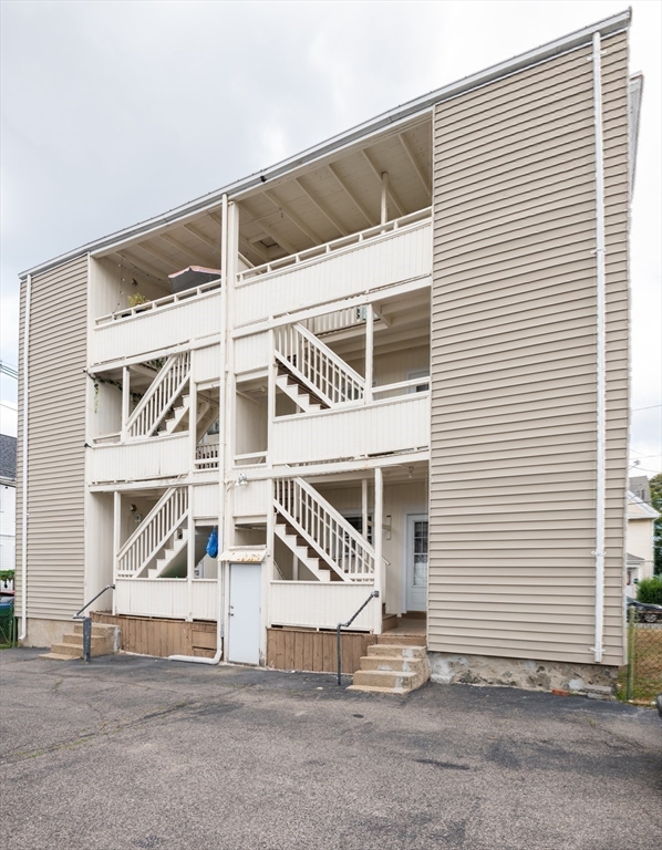 32 Almont St # 1 Unit: 32-1