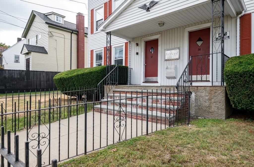 32 Almont St # 1 Unit: 32-1