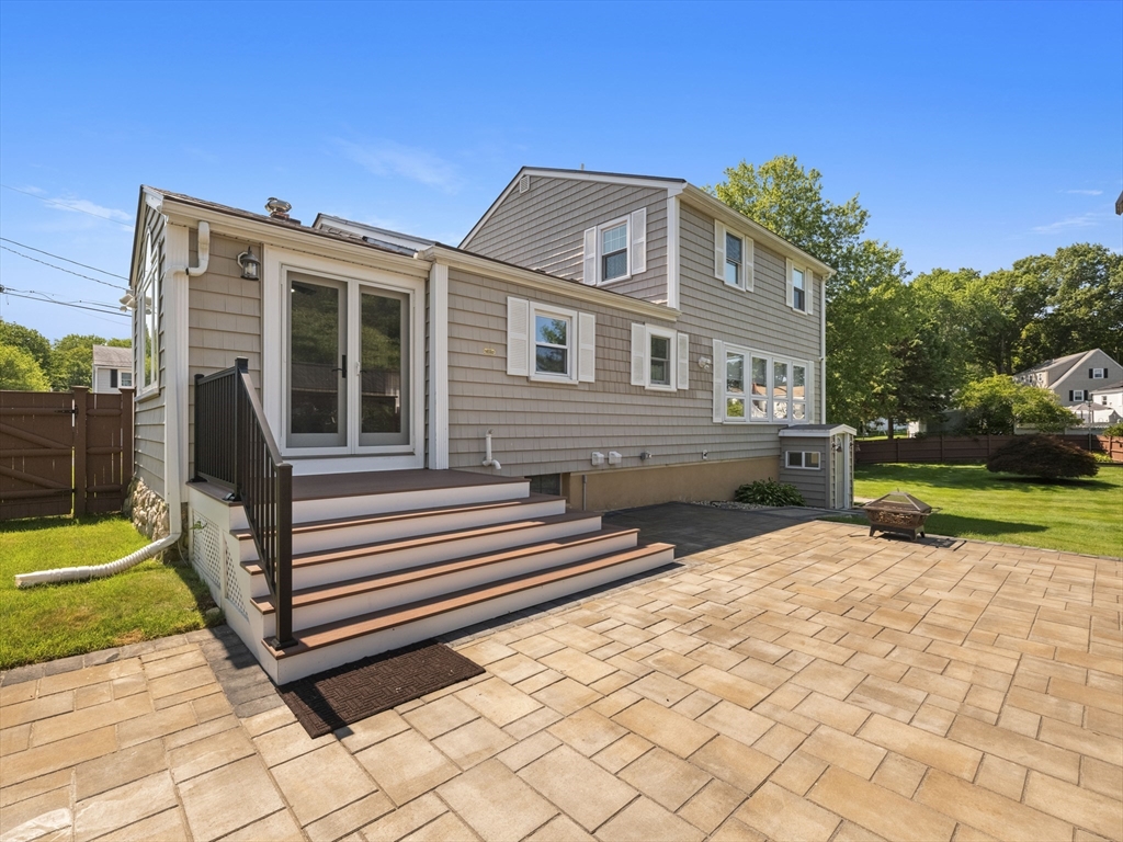 7 Fabens St