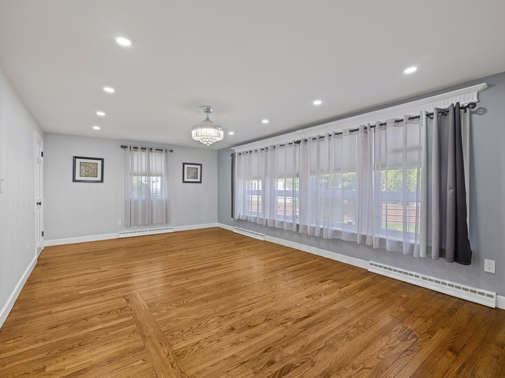 7 Fabens St