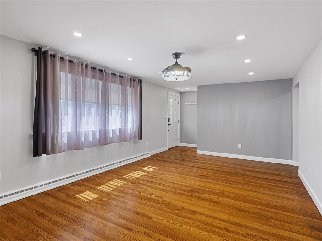7 Fabens St