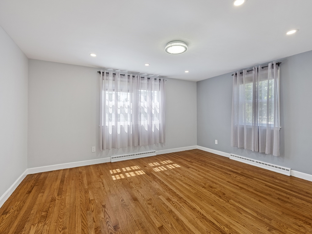 7 Fabens St