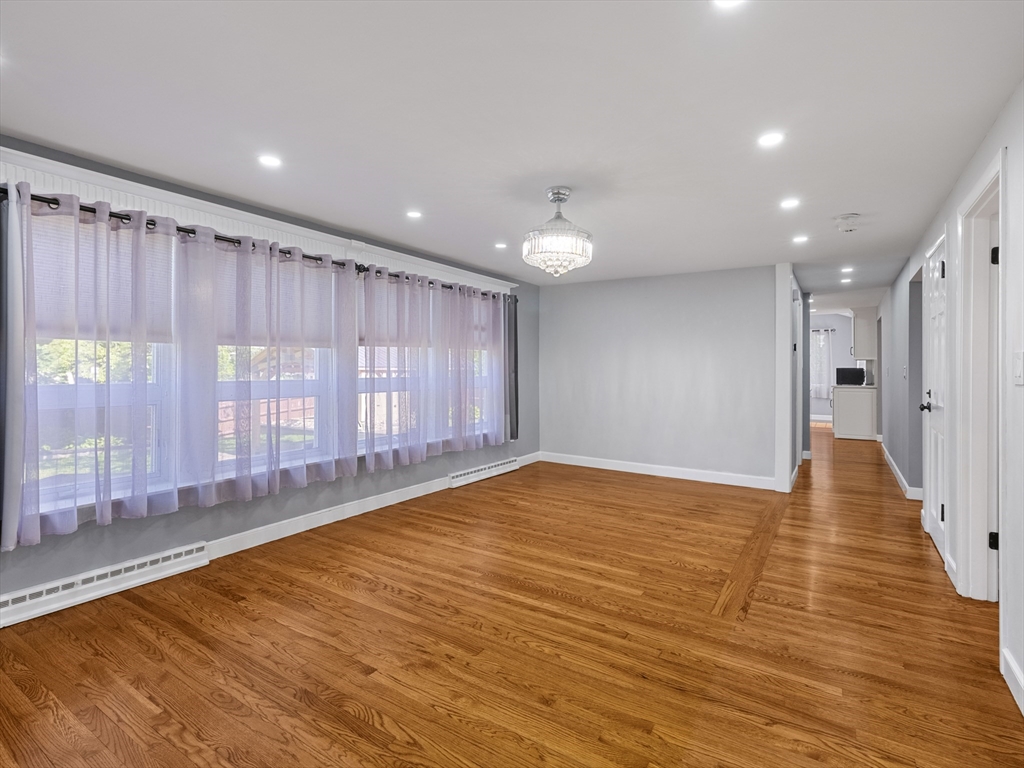 7 Fabens St