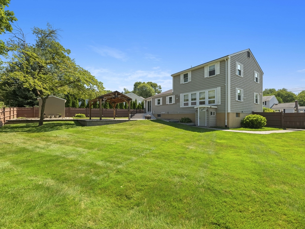 7 Fabens St