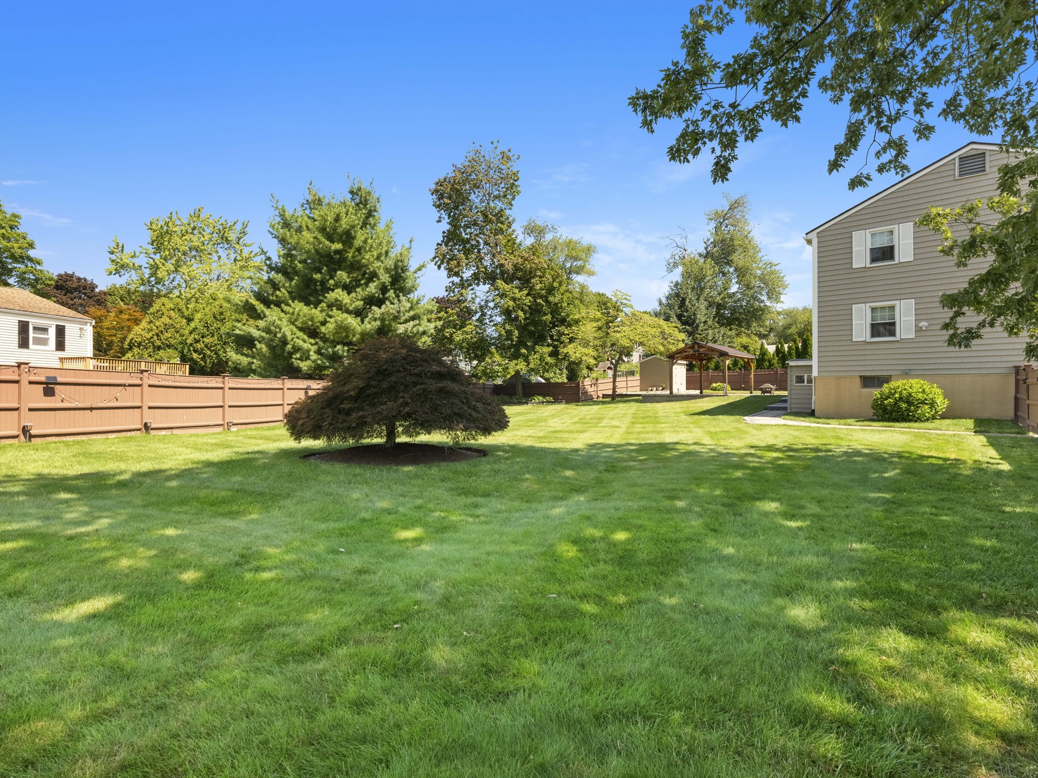 7 Fabens St
