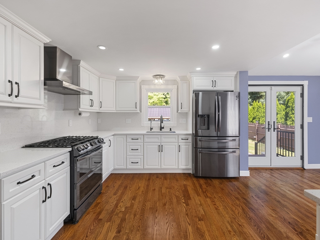 7 Fabens St