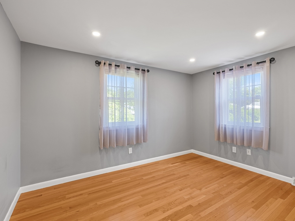 7 Fabens St