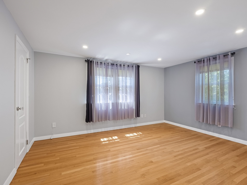 7 Fabens St