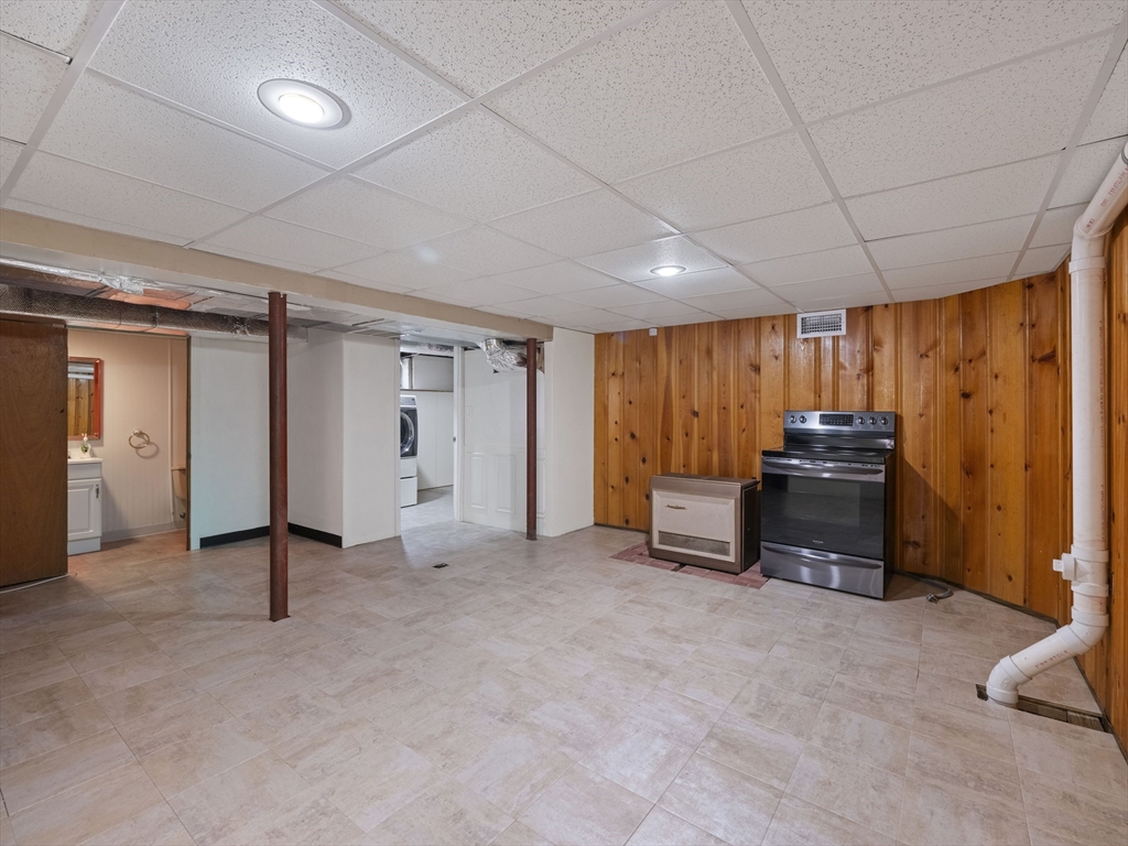 7 Fabens St