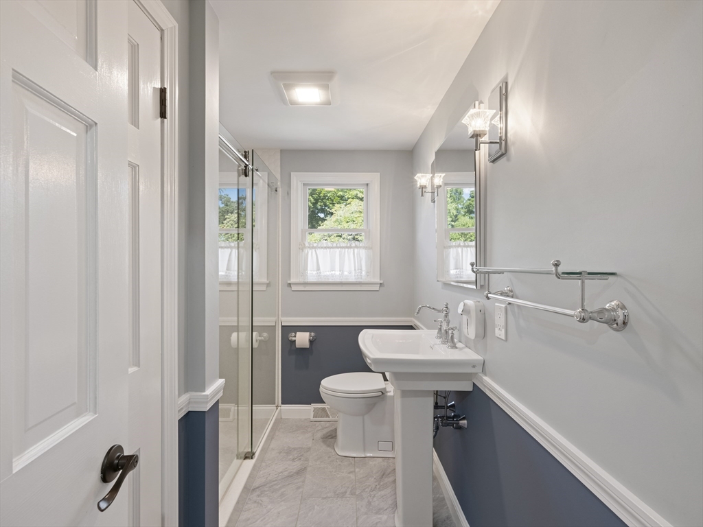 7 Fabens St