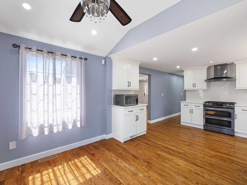 7 Fabens St