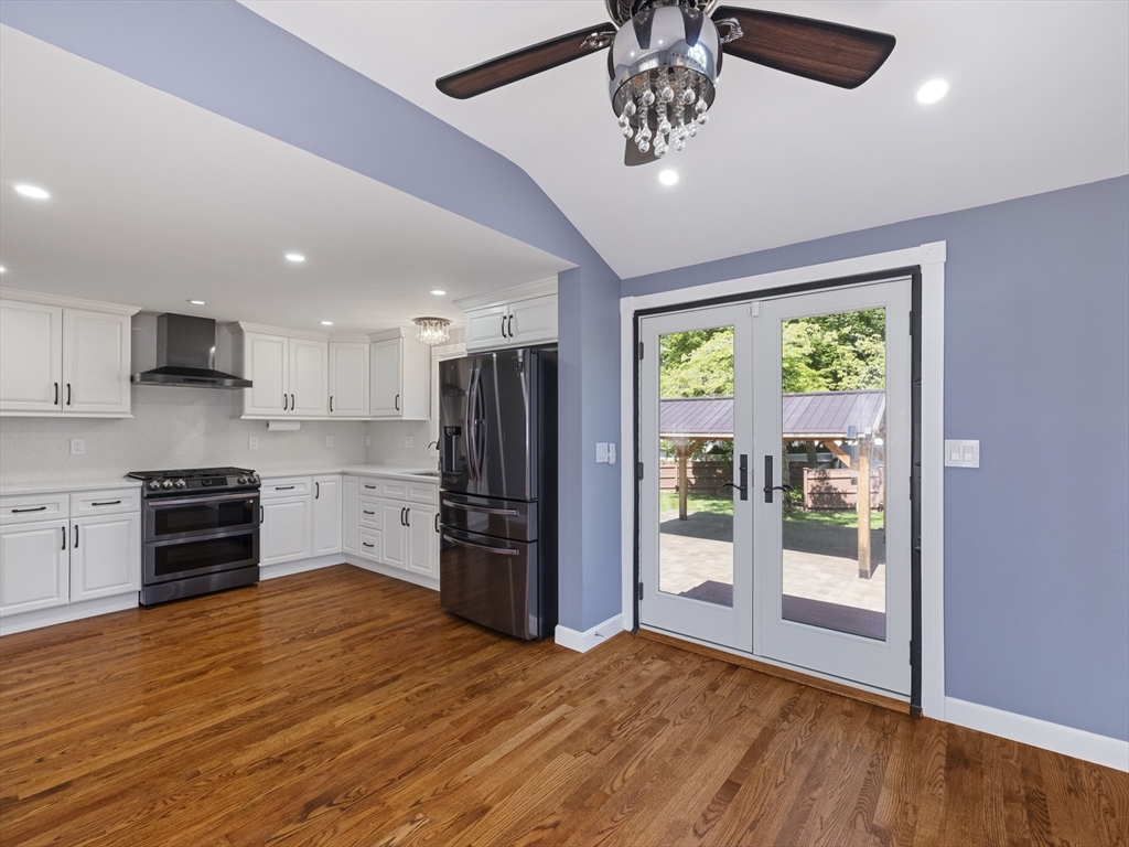 7 Fabens St