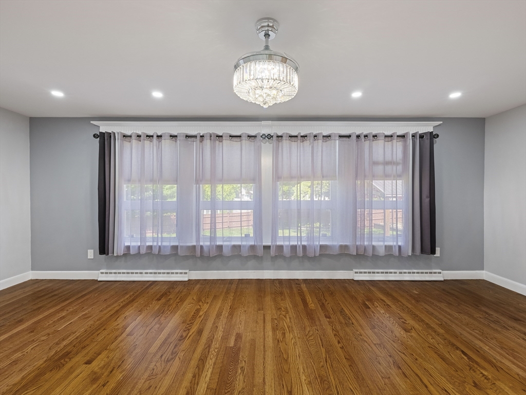 7 Fabens St