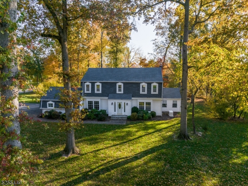 5 Tanglewood Ln