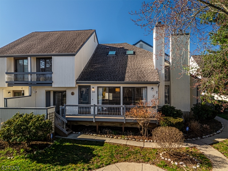 163 Locust Ln