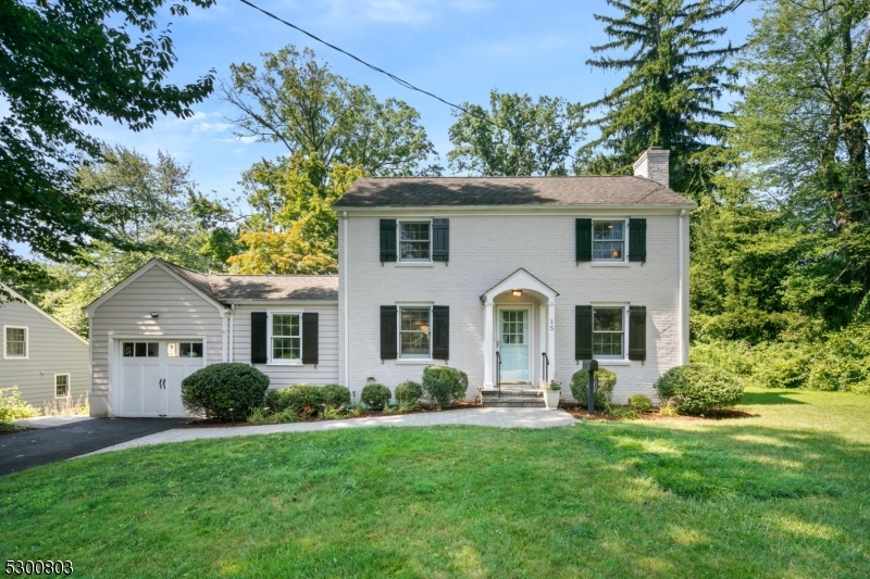 15 Old Colony Rd