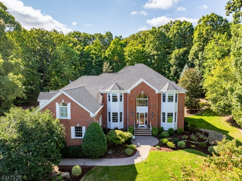 30 Talmadge Ln