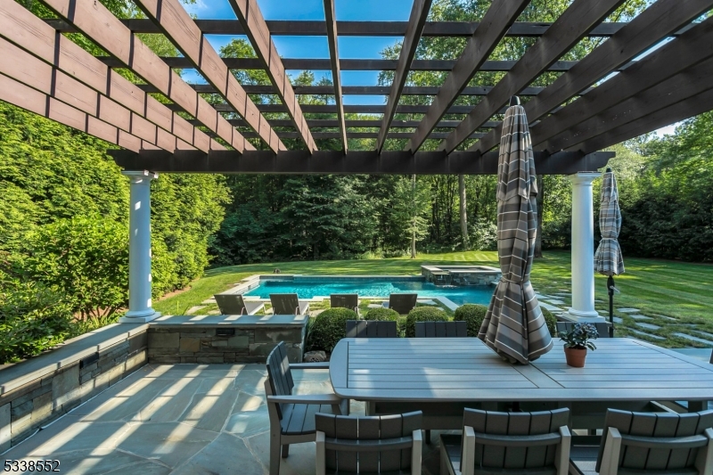 205 Douglas Rd