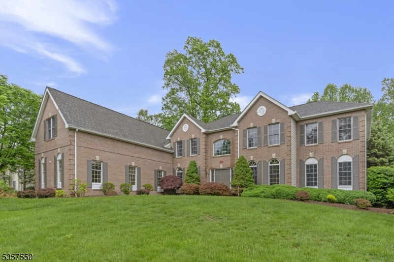 102 Independence Dr