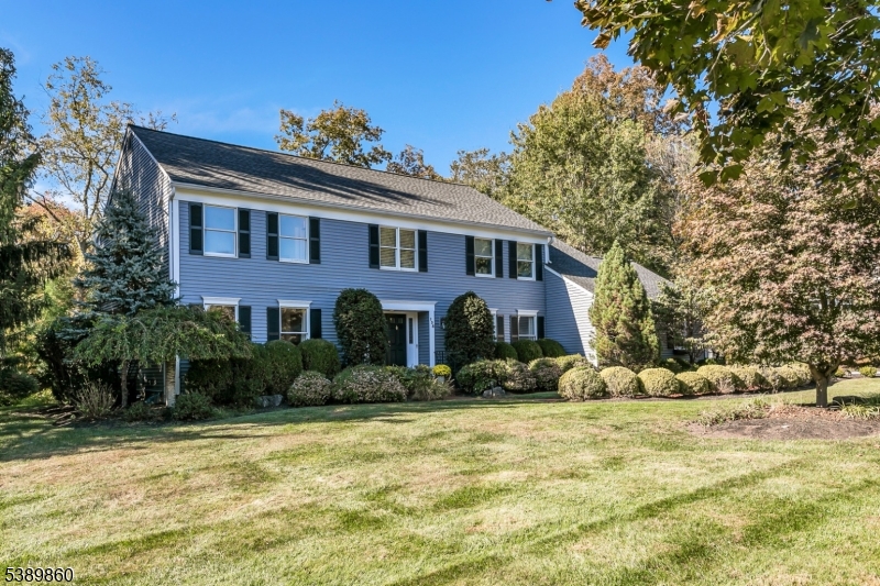 135 Woods End Dr