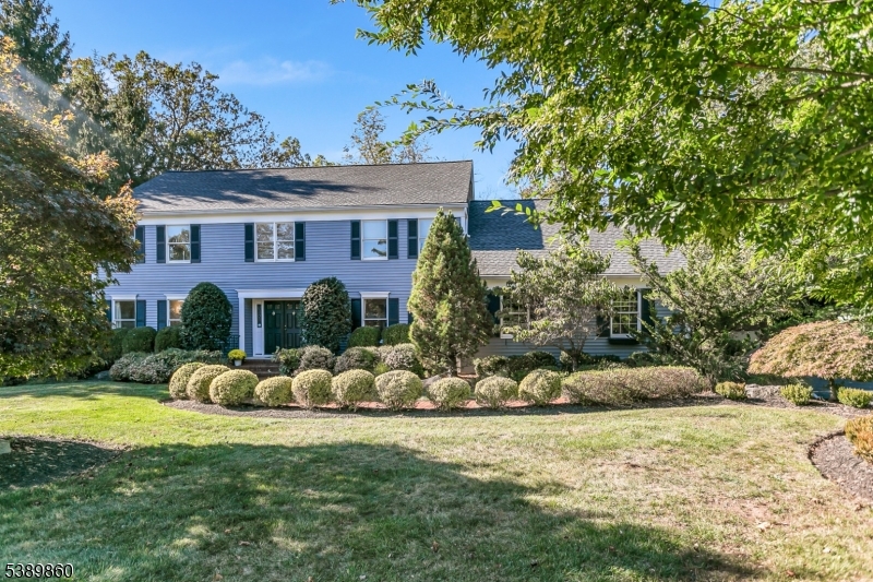 135 Woods End Dr