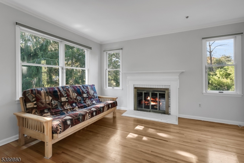 135 Woods End Dr
