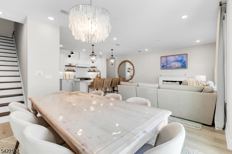 103 Honeysuckle Ln 815