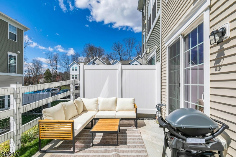 103 Honeysuckle Ln 815