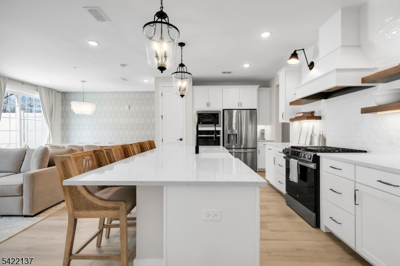 103 Honeysuckle Ln 815