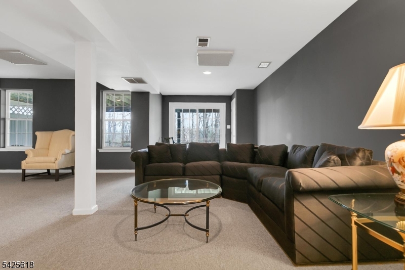 20 Hopkinson Ct