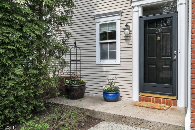 20 Hopkinson Ct