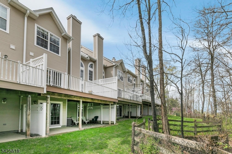 20 Hopkinson Ct