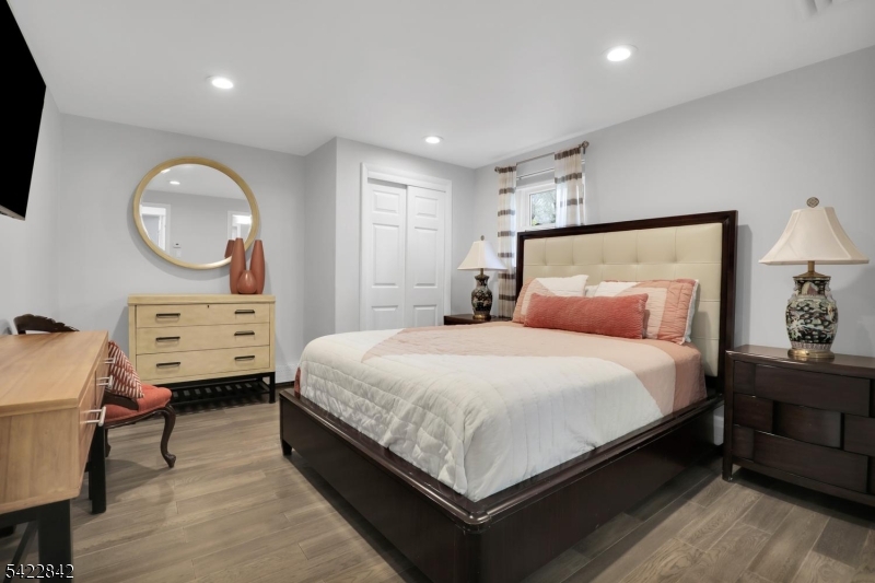 36 Coppergate Dr
