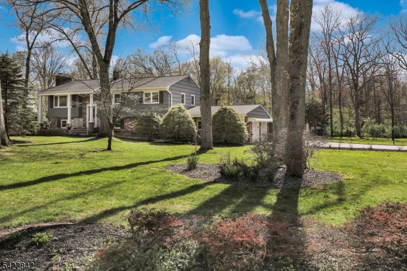 36 Coppergate Dr