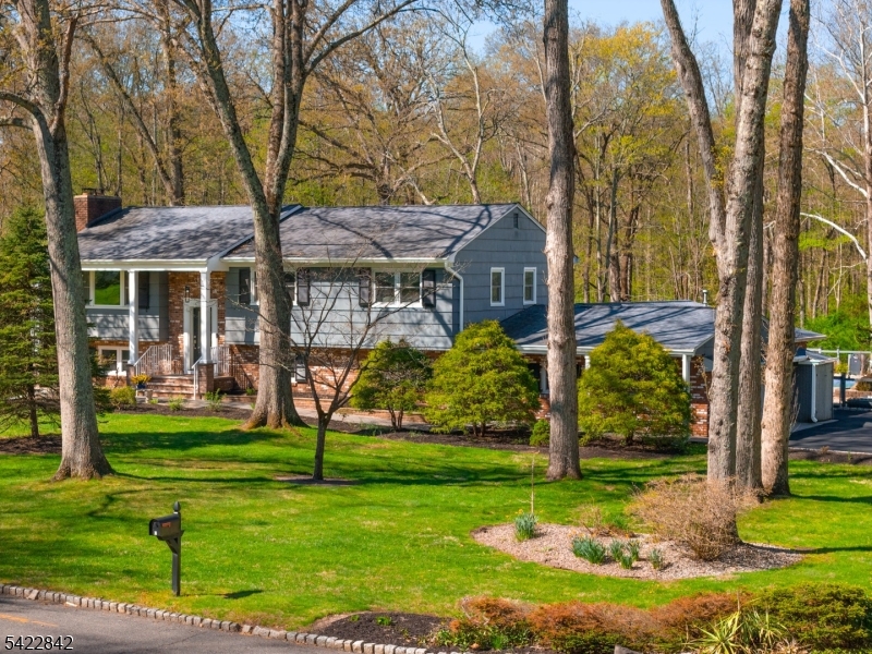 36 Coppergate Dr