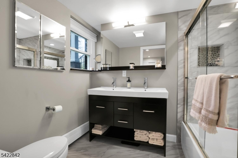 36 Coppergate Dr