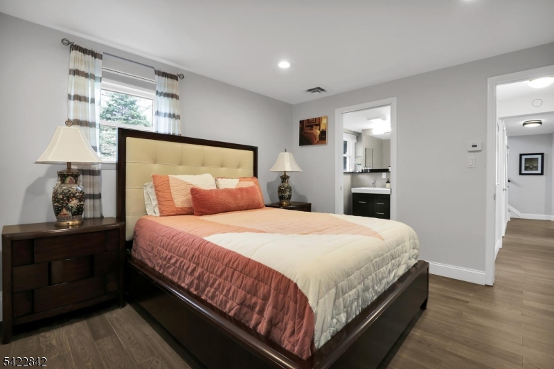 36 Coppergate Dr