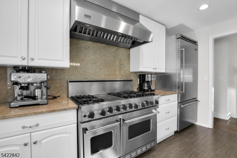 36 Coppergate Dr