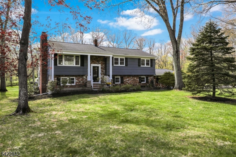 36 Coppergate Dr