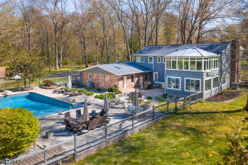 36 Coppergate Dr