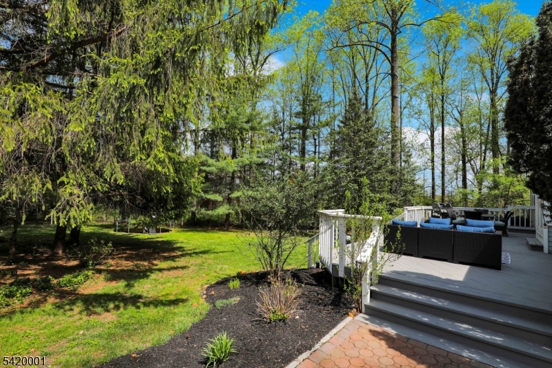 16 Lenape Ct