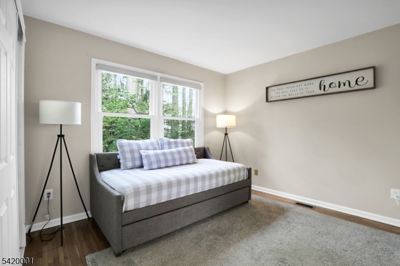 16 Lenape Ct