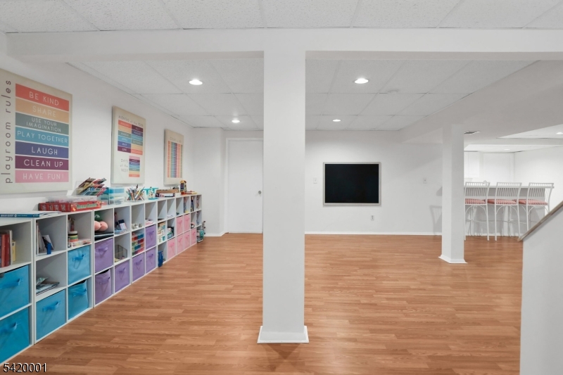 16 Lenape Ct