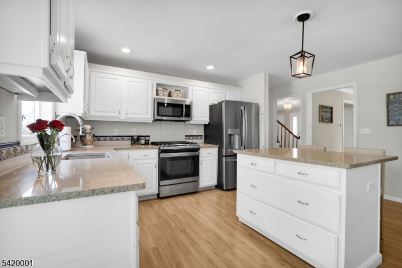 16 Lenape Ct