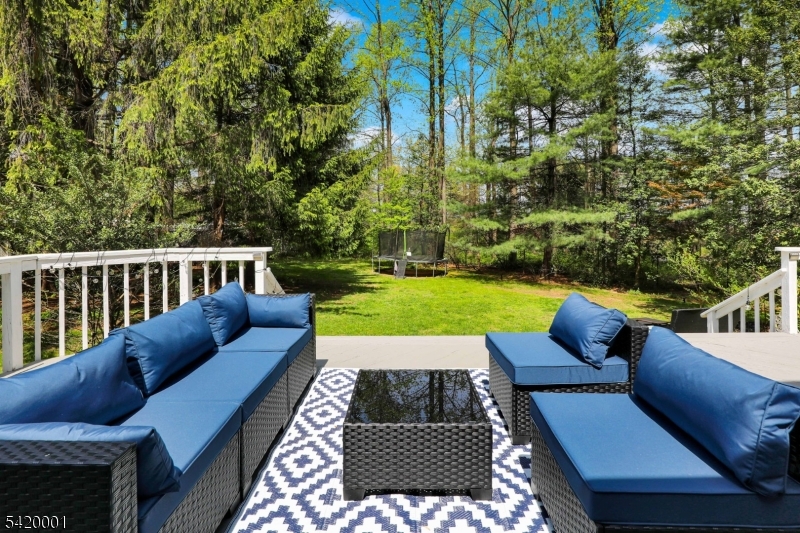 16 Lenape Ct