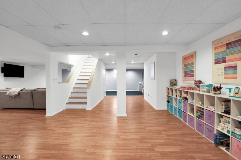 16 Lenape Ct