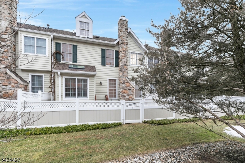 7 Patriot Hill Dr