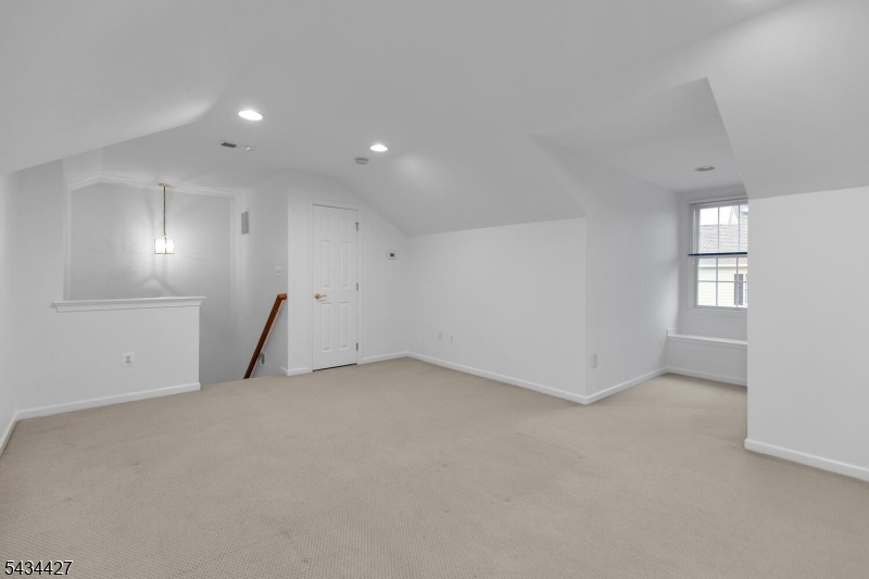 7 Patriot Hill Dr