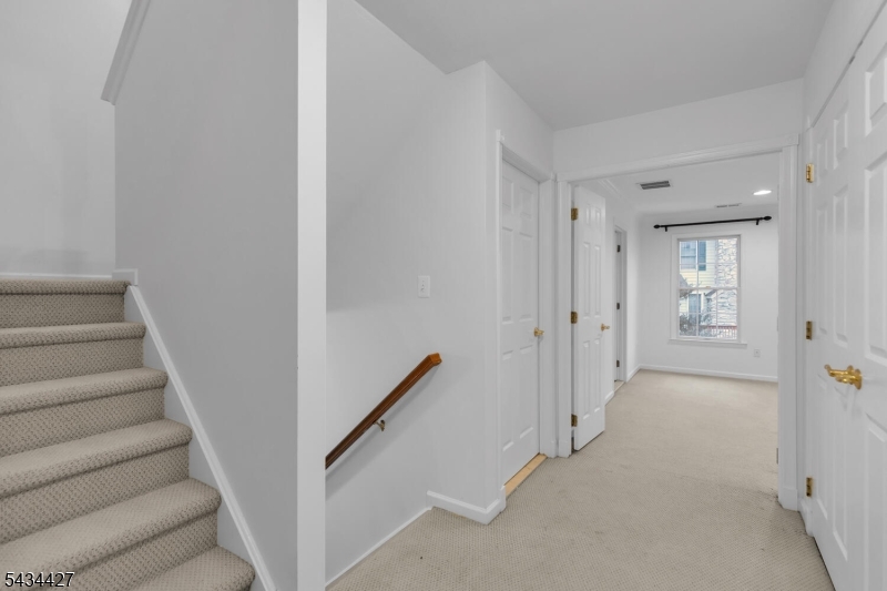 7 Patriot Hill Dr